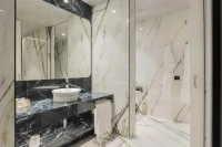 porcelanosa_calacattagreenxlight_7.jpg